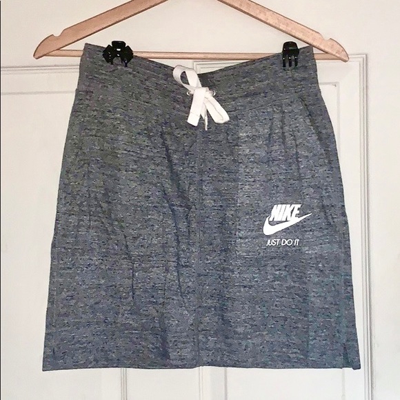 Nike Dresses & Skirts - โ๏ธ๐ค๐ NIKE Grey Drawstring Mini Skirt โจ Nike Dresses & Skirts - โ๏ธ๐ค๐ NIKE Grey Drawstring Mini Skirt โจ